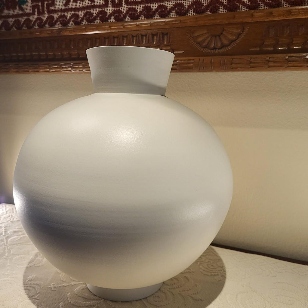 Puro Moon Jar | Scèti Collection | Handcrafted Ceramics