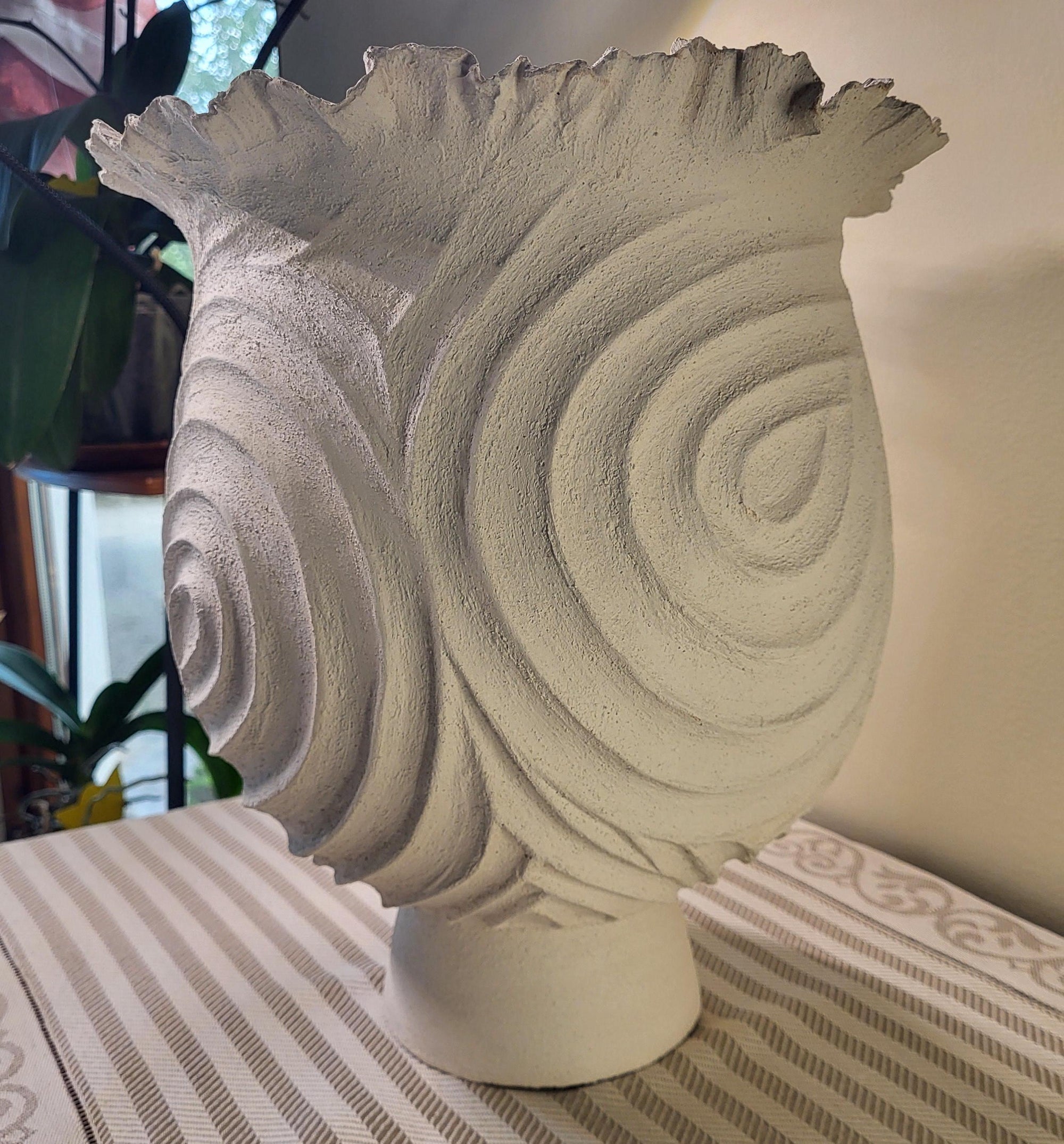 Unique Corolla Vase | Arèna Collection | Handcrafted Ceramic