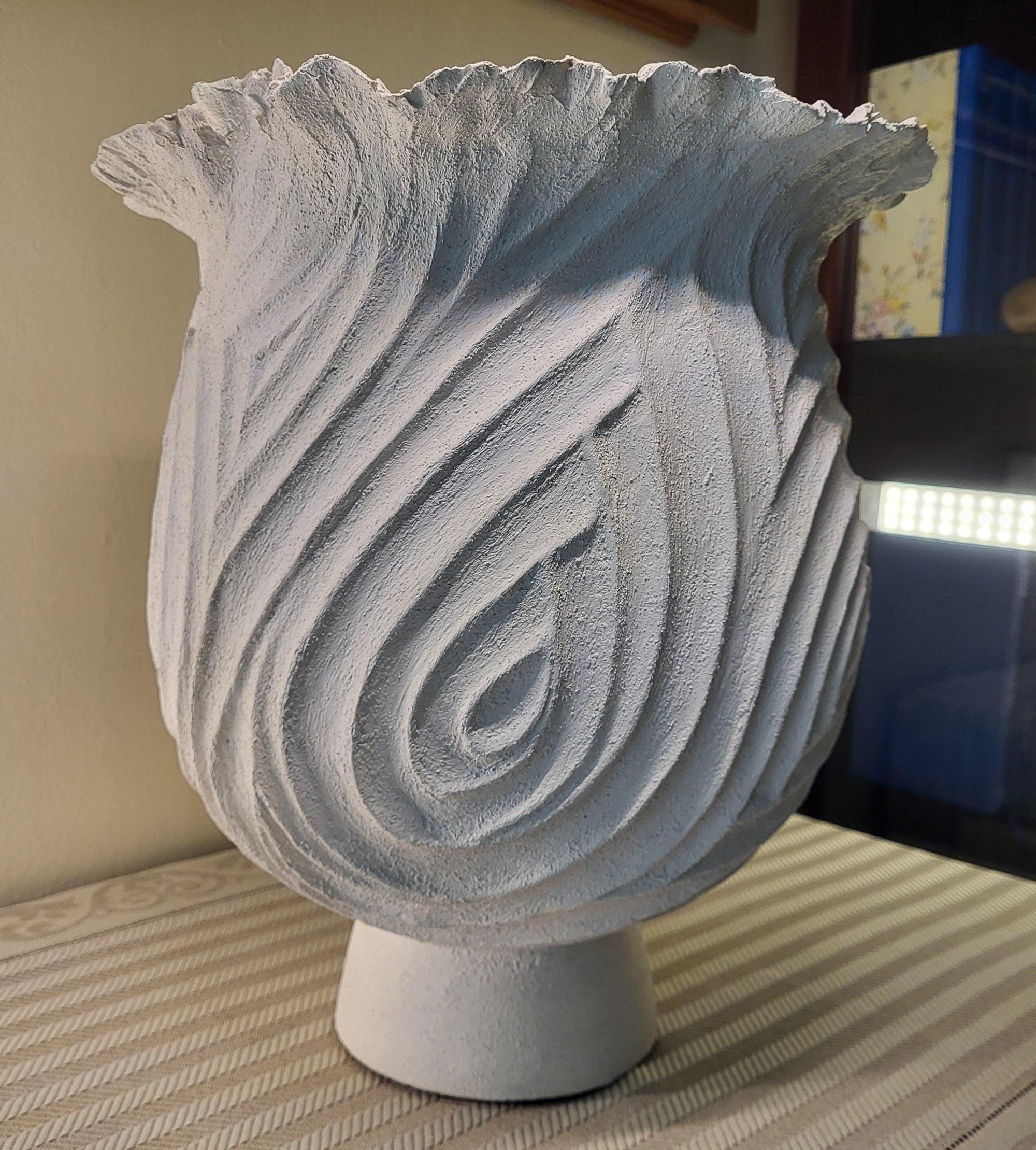 Unique Corolla Vase | Arèna Collection | Handcrafted Ceramic