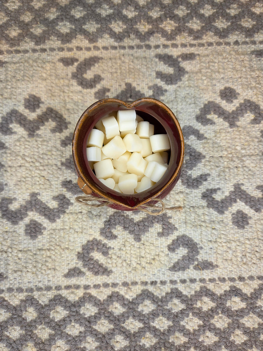 Cuore sacchetto in ceramica – rosso rubino con tart soufflé alla vaniglia in cera di oliva