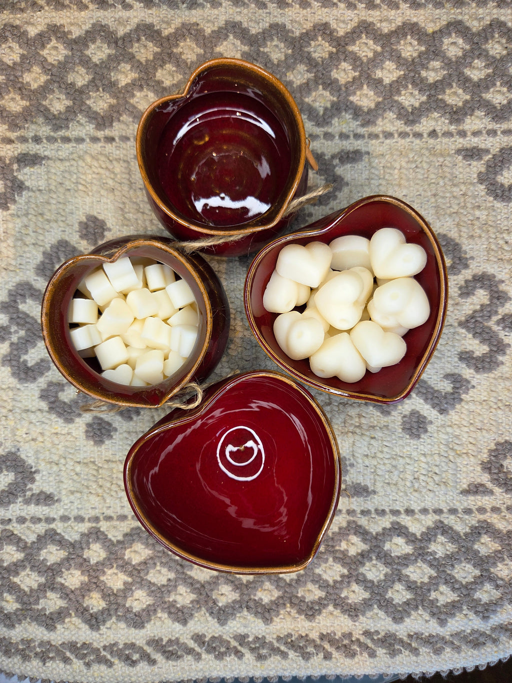 Cuore sacchetto in ceramica – rosso rubino con tart soufflé alla vaniglia in cera di oliva