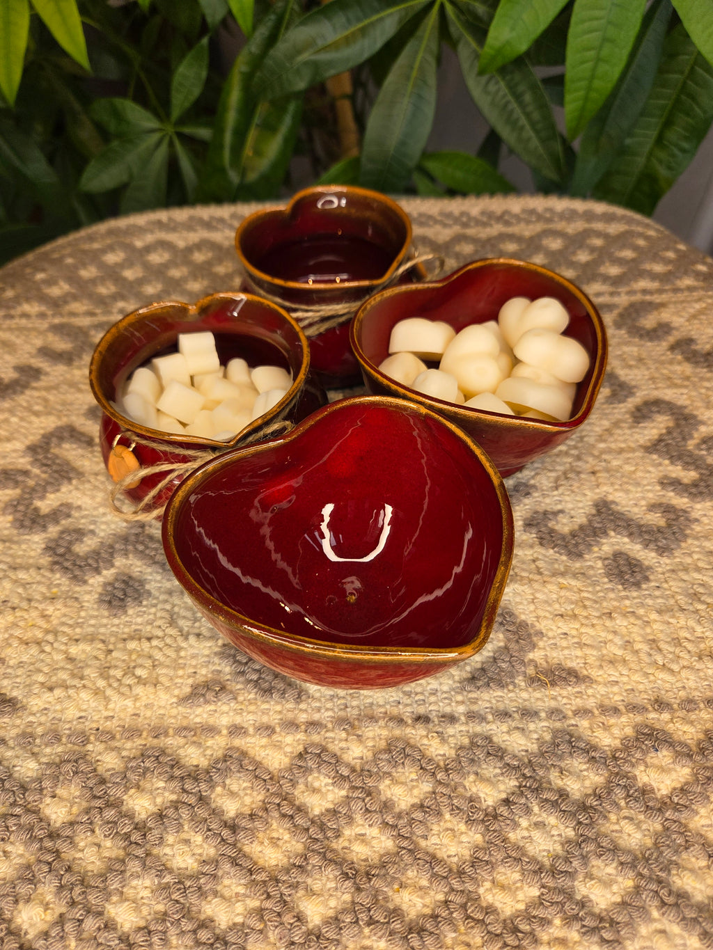 Cuore sacchetto in ceramica – rosso rubino con tart soufflé alla vaniglia in cera di oliva