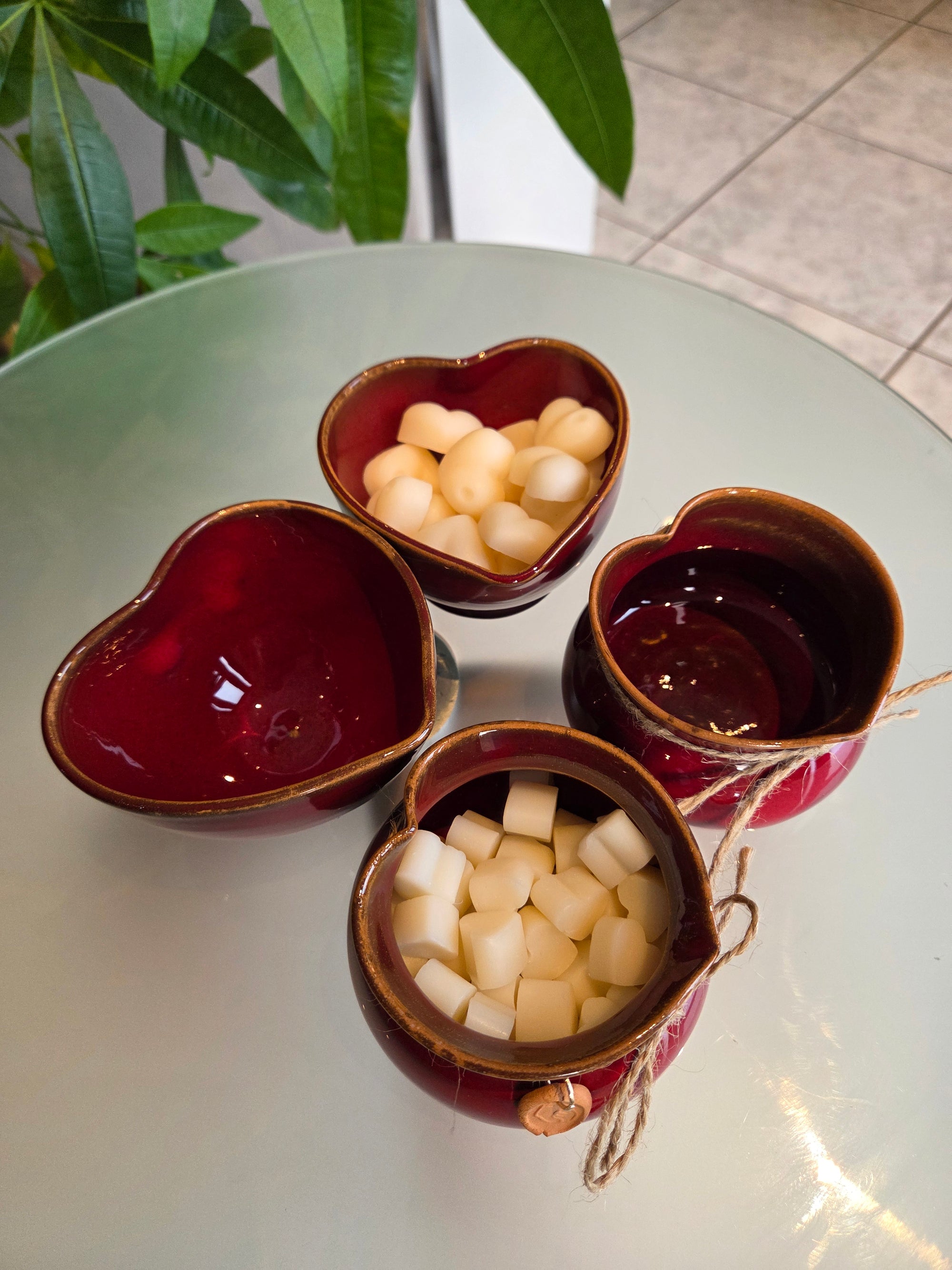 Cuore sacchetto in ceramica – rosso rubino con tart soufflé alla vaniglia in cera di oliva